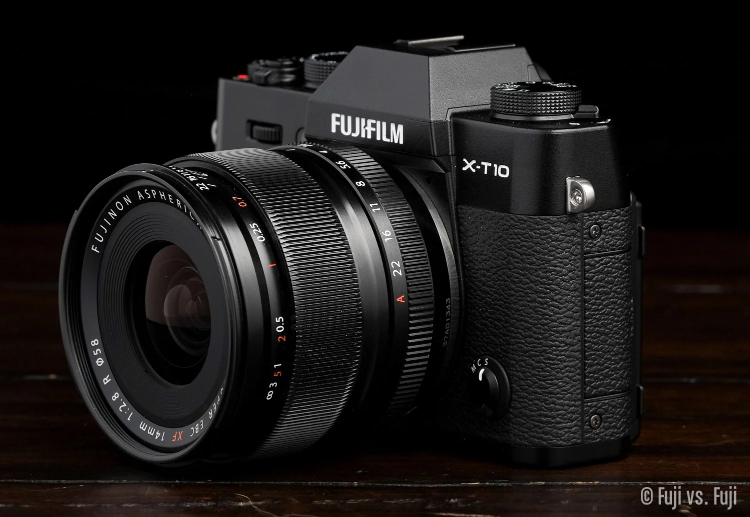 FUJIFILM X-T10 本体 FUJINON XF35mmF1.4 R Fujifilm X-T10 Review — Fuji vs. Fuji